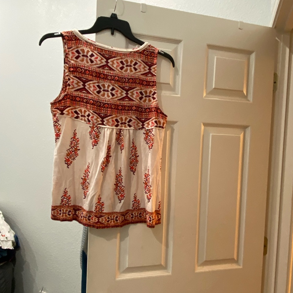 Akemi & Kin sleeveless top - Picture 2 of 4
